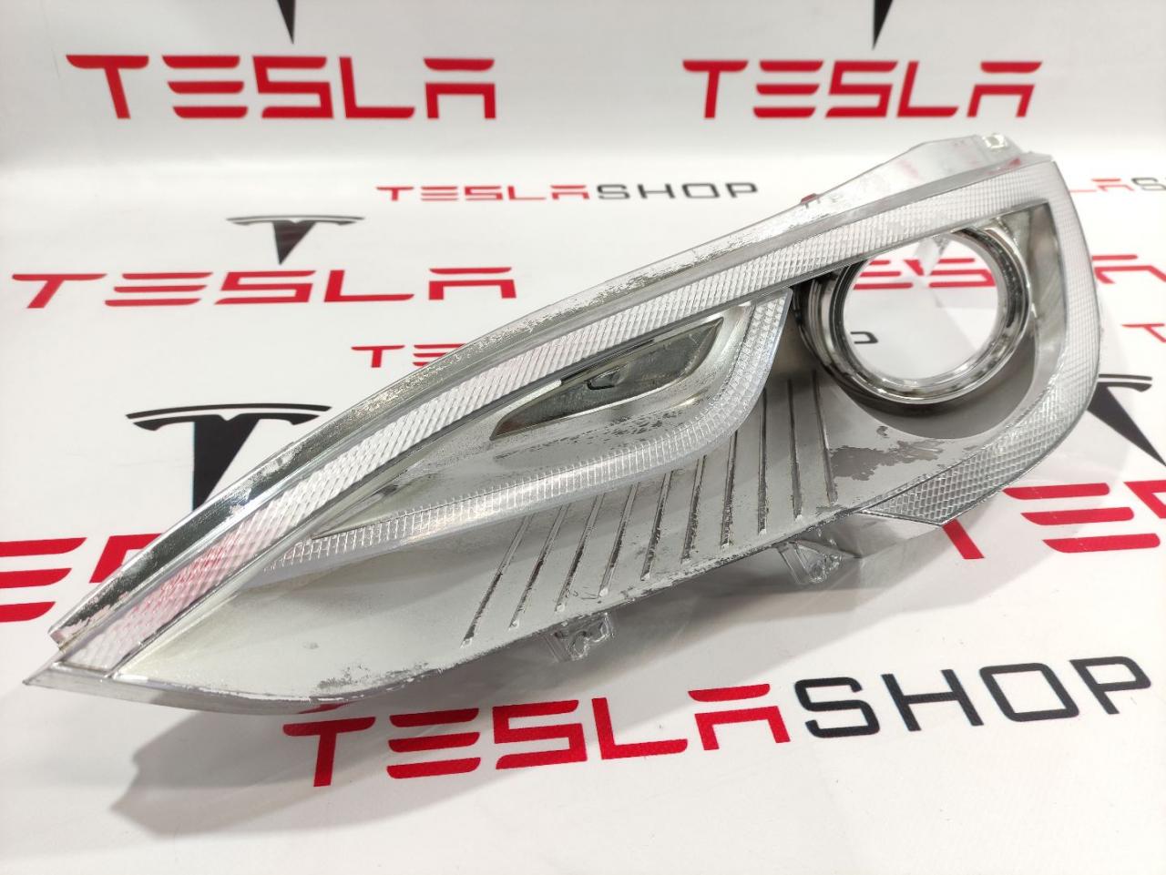 Отражатель главной фары Tesla Model S 1 поколение 2015 - фото №1