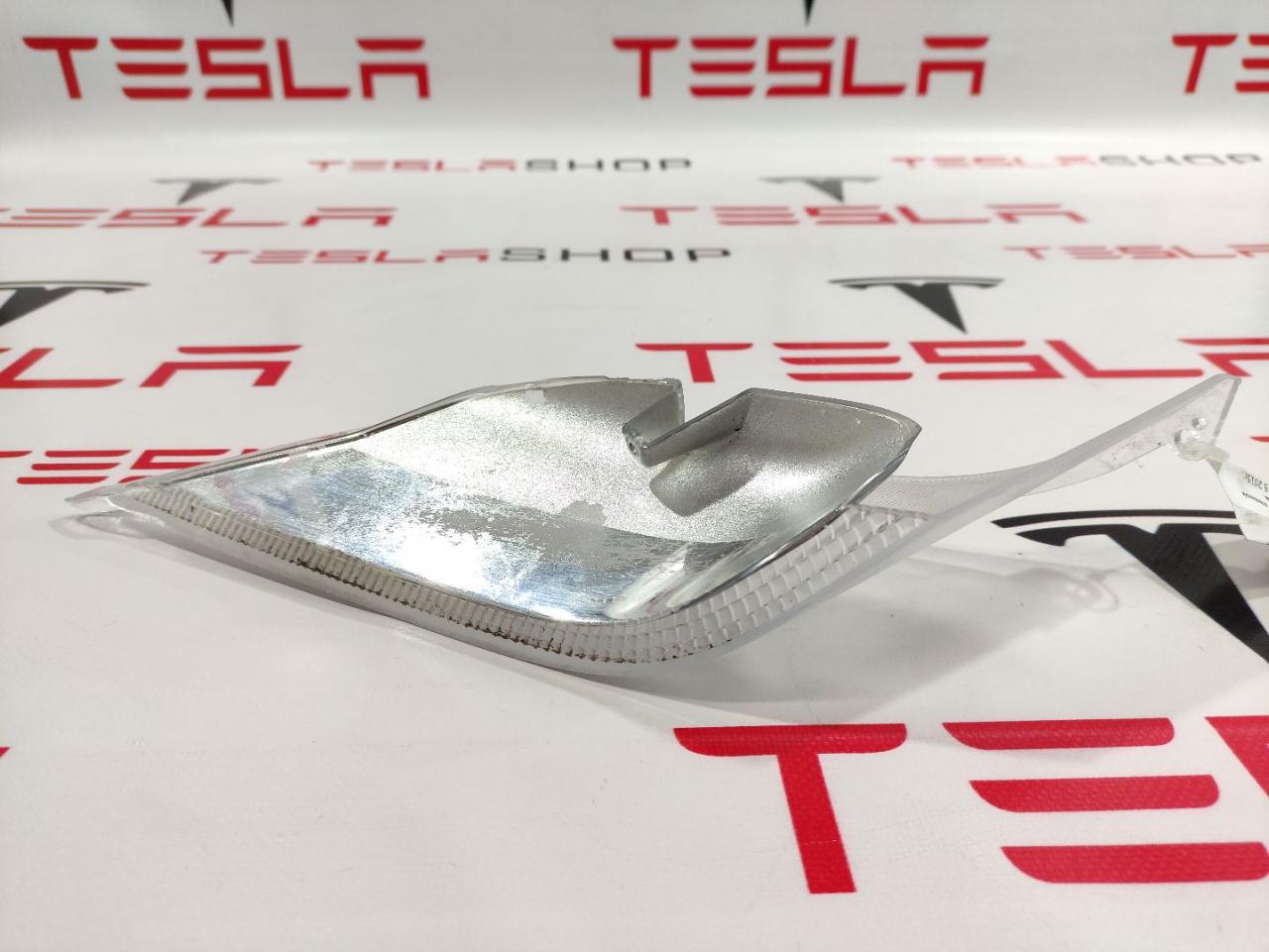 Отражатель главной фары Tesla Model S 1 поколение 2015 - фото №1