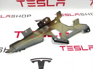 крепление ( кронштейн ) крыла Tesla Model X 1 поколение 2016, 1069534-10-A