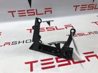 Кронштейн накладки, стойки В Tesla Model X 1 поколение 2017, 1052517-00-H