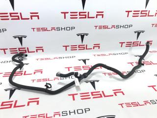 Шланги охлаждающей жидкости заднего малого электромотора Tesla Model X 1 поколение 2017, 1047691-00-E