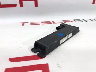 Антенна системы комфортного доступа Tesla Model X 1 поколение 2017, 1043129-00-B