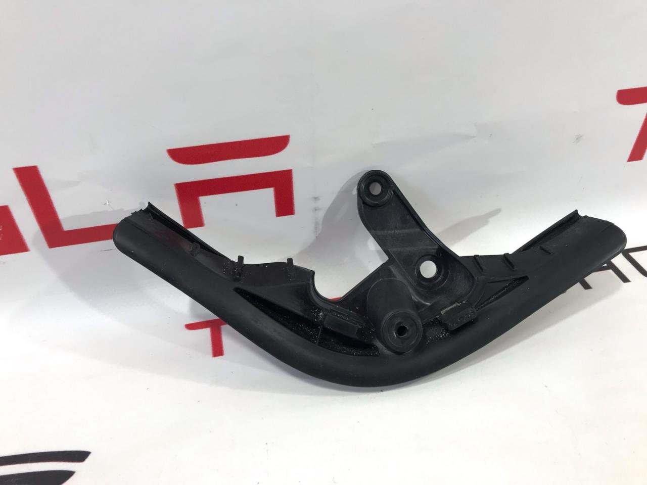 Уплотнитель угловой подъемной задней двери Tesla Model X 1 поколение 2017, 1049386-00-C, 1473350-00-B - фото №1