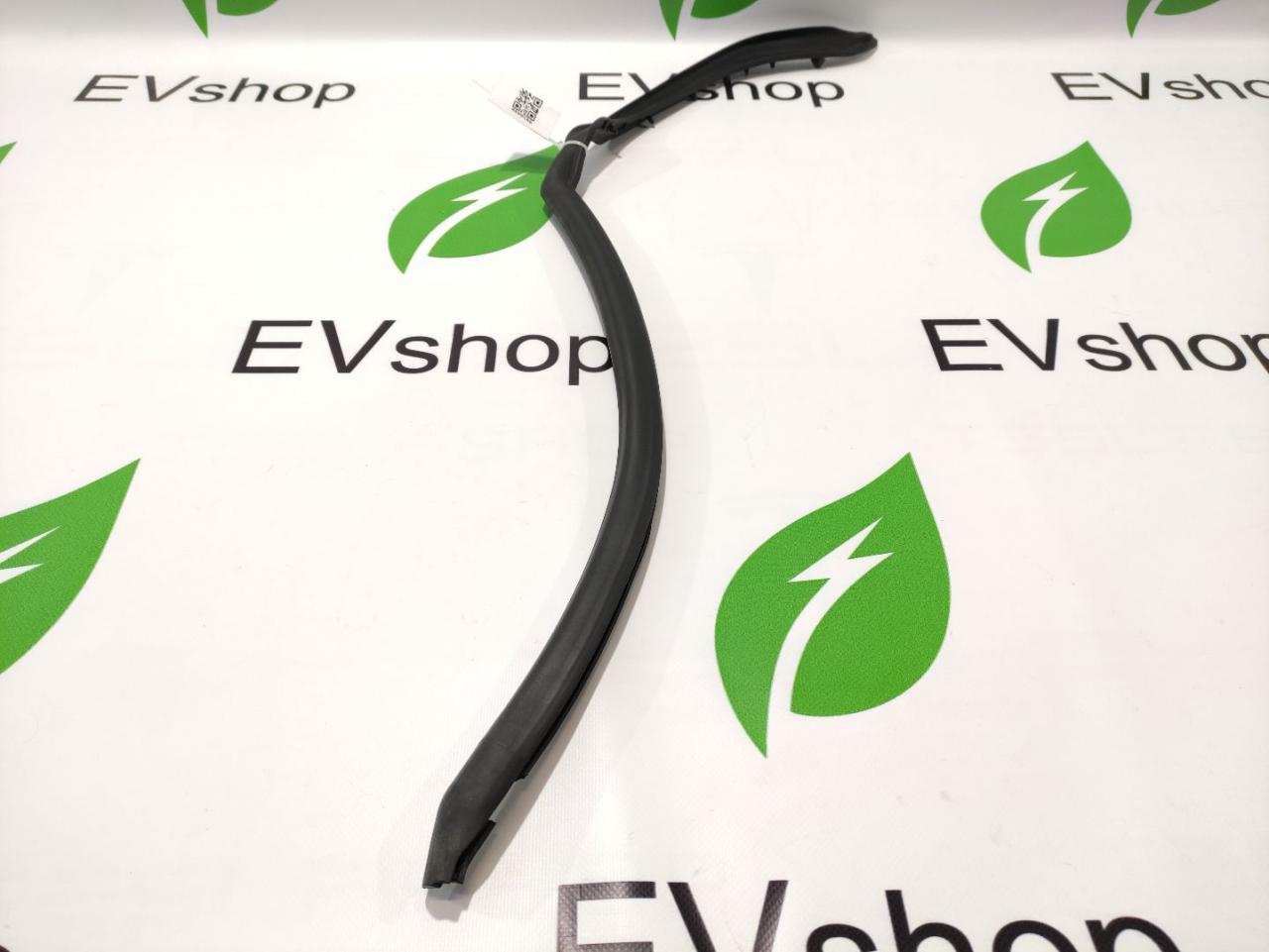 Уплотнитель задней двери Audi e-tron 1 поколение 2019, электро, 4KE.839.119 - фото №1