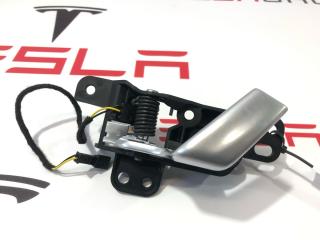 ручка внутренняя передняя левая Tesla Model X 1 поколение 2019, 1047631-00-C, 1047629-00-C