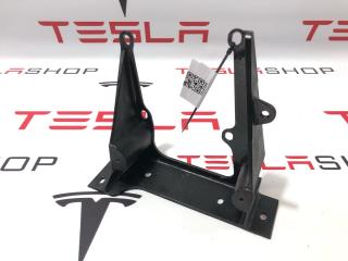 Кронштейн накладки, стойки В Tesla Model X 1 поколение 2017, 1052517-00-H