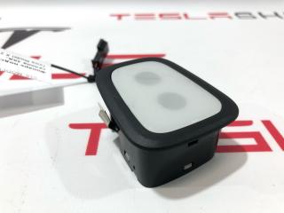Фонарь подсветки салона Tesla Model X 1 поколение 2019, 1047365-00-C