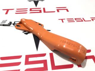 Заглушка (изолятор) высоковольтного кабеля задняя Tesla Model X 1 поколение 2019, 1058279-00-B