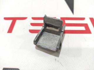 Направляющий ограничитель основной высоковольтной батареи Tesla Model S 1 поколение 2015, 1028600-00-B