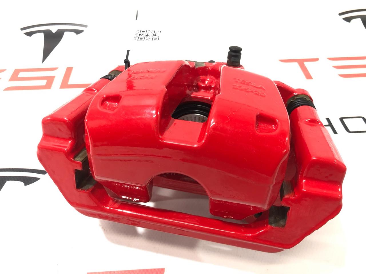 суппорт задний правый Tesla Model 3 1 поколение 2020, 1044624-00-H, 1044623-97-F - фото №1