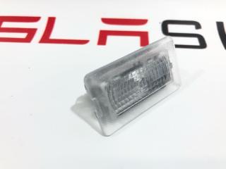 Фонарь подсветки салона Tesla Model X 1 поколение 2019, 1007151-70-E
