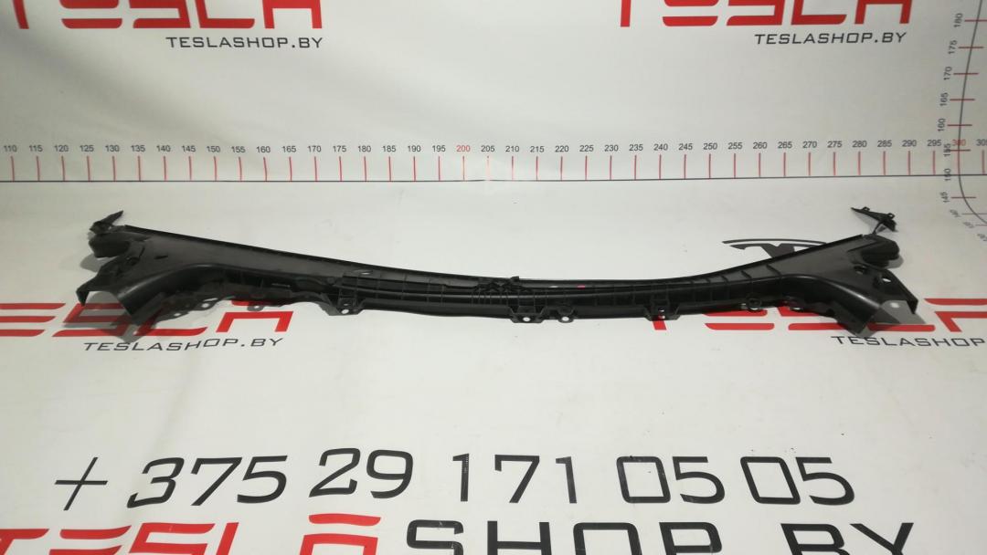 Подкапотная накладка стеклоочистителей Tesla Model 3 1 поколение 2019, 1081676-00-F - фото №1
