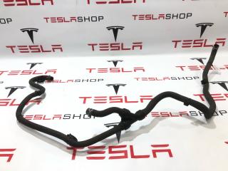 Шланги охлаждающей жидкости заднего малого электромотора Tesla Model X 1 поколение 2021, 1047691-00-F