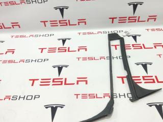Уплотнитель стойки В (камера) Tesla Model X 1 поколение 2018, 1032153-00-C