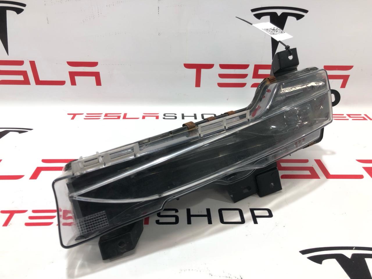 фара противотуманная левая Tesla Model Y 1 поколение (2020 - 2026), 1077391-00-E - фото №1