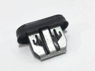 Клипса крепления накладки порога рокерной панели Tesla Model 3 1 поколение (2017 - 2026), 1110167-00-A, 1089829-00-D, 1089828-00-D