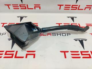 Водосборник крышки багажника Tesla Model X 1 поколение 2019, электро, 1072420-00-C, 1060446-00-A, 1046658-00-E