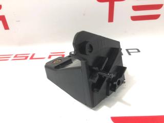 Кронштейн крепления передней внутренней решетки Tesla Model S 1 поколение [рестайлинг] 2019, 1061331-00-B, 1020793-00-B