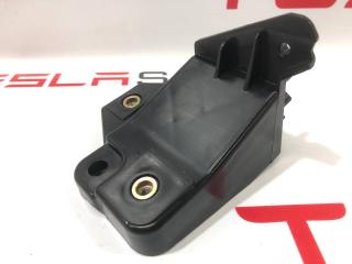 Кронштейн крепления передней внутренней решетки Tesla Model S 1 поколение [рестайлинг] 2019, 1061331-00-B, 1020793-00-B