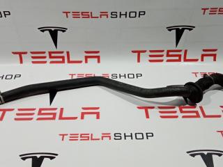 Шланги охлаждающей жидкости заднего малого электромотора Tesla Model S 1 поколение 2015, 1049424-00-C