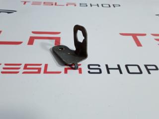 Кронштейн крепления тормозного шланга Tesla Model 3 1 поколение 2019, 1044722-00-D