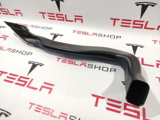 Воздуховод обогрева 2-го ряда сидений Tesla Model X 1 поколение 2016, 1064061-00-A