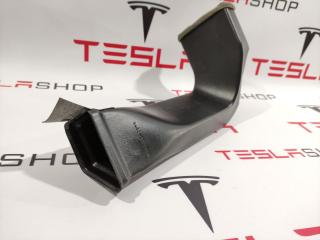 воздуховод (дефлектор) радиатора Tesla Model X 1 поколение 2016, 1055697-00-B