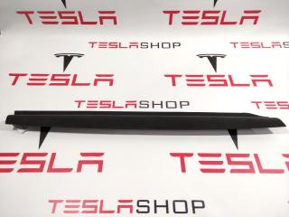 Накладка межсекционная подъемной задней двери Tesla Model X 1 поколение 2016, 1051547-04-B