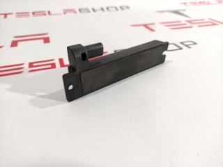 Антенна системы комфортного доступа Tesla Model X 1 поколение 2016, 1043129-00-B