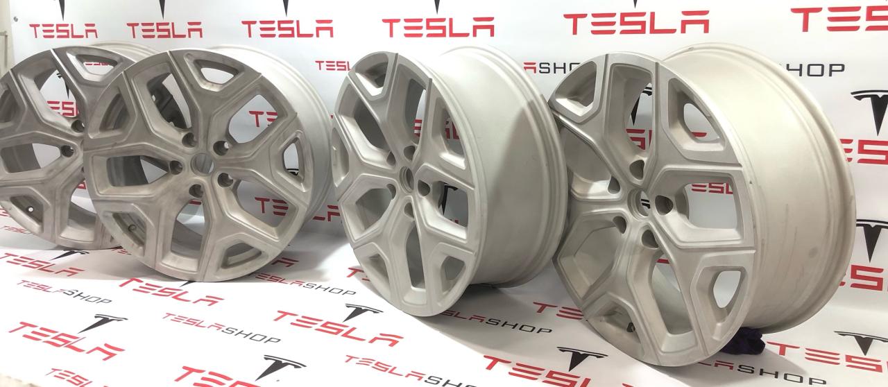 диск литой Rivian R1T 1 поколение 2022 - фото №1