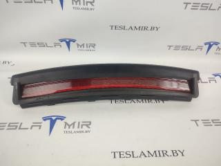 Стоп сигнал крышки багажника Tesla Model 3 1 поколение 2021, 1077405-00