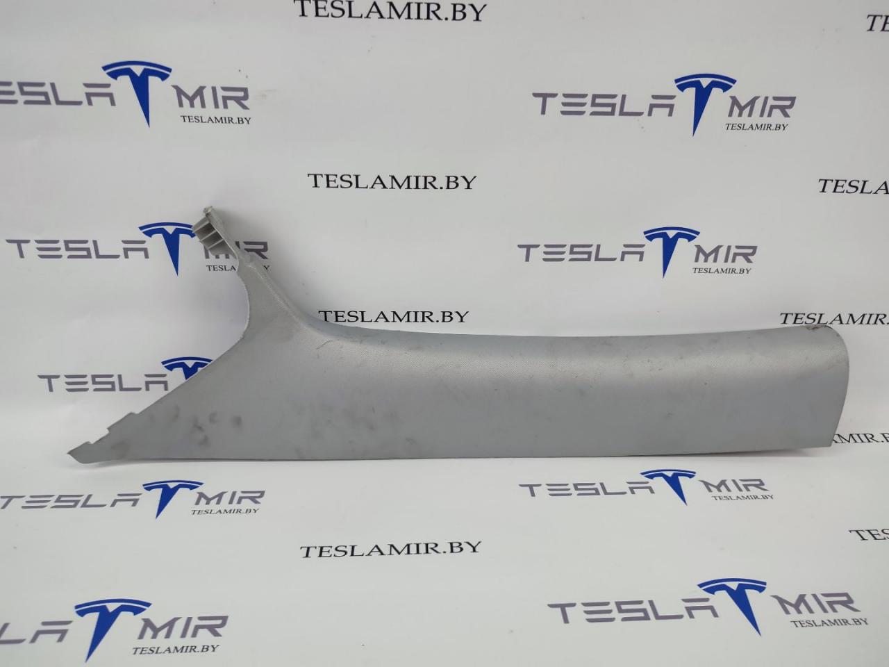 Накладка декоративная стойки А внутренняя левая верхняя Tesla Model Y 1 поколение 2021, 1494604-00 - фото №1