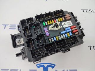 Блок предохранителей салона фронтальный Tesla Model S 1 поколение [рестайлинг] 2017, 1094409-00, 1034409-00
