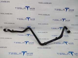 Патрубок системы охлаждения пластиковый Tesla Model 3 1 поколение 2020, 1077600-00