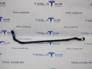 Патрубок системы охлаждения пластиковый Tesla Model 3 1 поколение 2020, 1521561-00