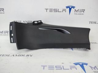 Накладка ремня безопасности стойки С левая Tesla Model S 1 поколение [рестайлинг] 2017, 1024730-00, 1058211-01