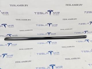 молдинг двери передней левой Tesla Model Y 1 поколение 2021, 1495710-00