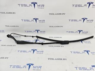 щеткодержатель (поводок стеклоочистителя, дворник) Tesla Model 3 1 поколение 2022, 1621685-00