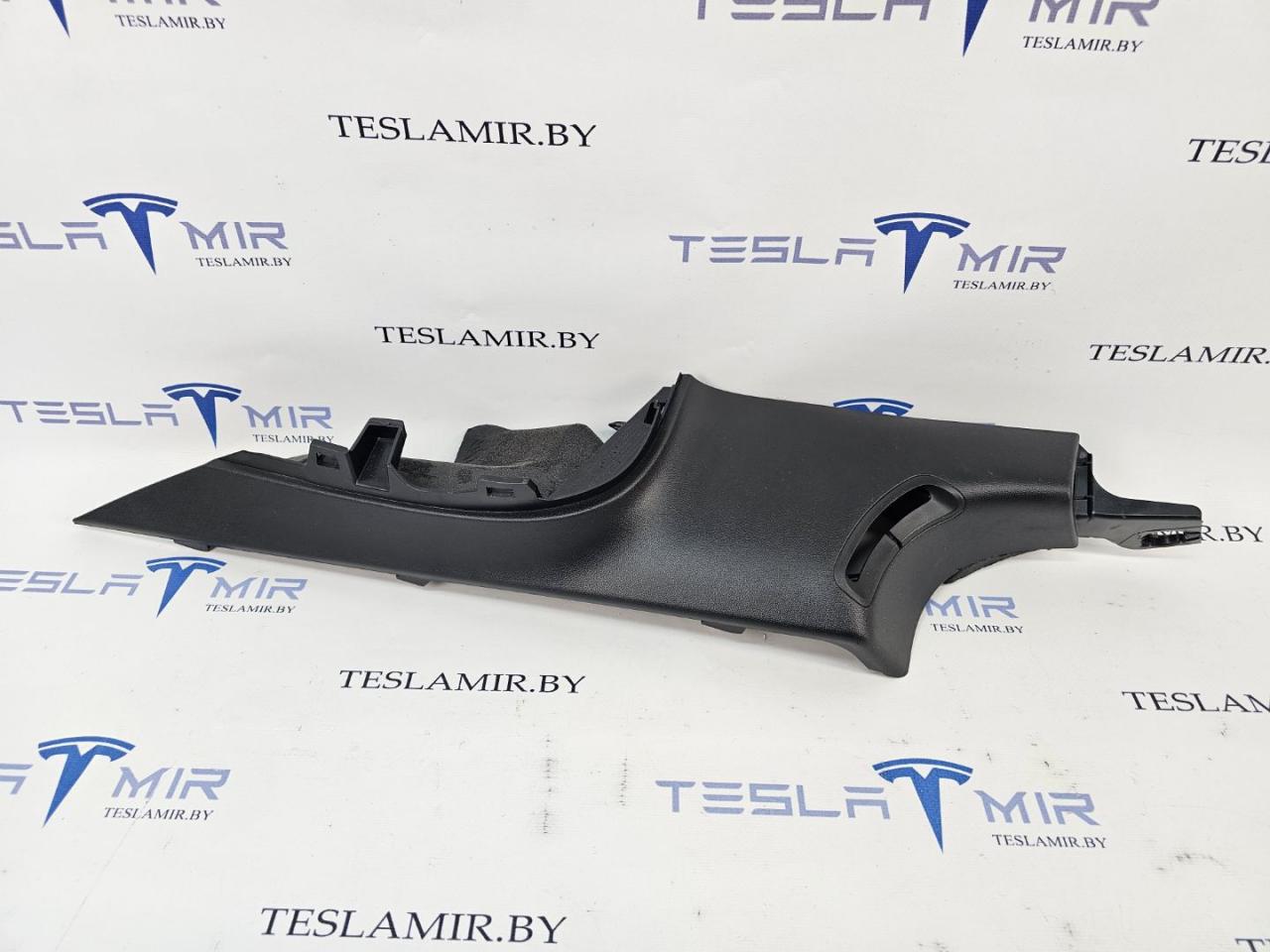 Накладка стойки С внутренняя левая верхняя Tesla Model 3 1 поколение 2022, 1086281-00, 1086281-88 - фото №1