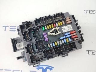 Блок предохранителей салона фронтальный Tesla Model S 1 поколение [рестайлинг] 2017, 1094409-00, 1034409-00