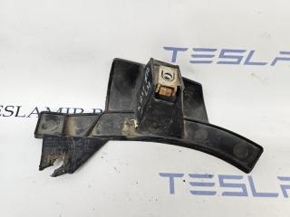 Кронштейн крепления переднего бампера и птф левый нижний Tesla Model S 1 поколение [рестайлинг] 2017, 1074903-00, 1071939-00
