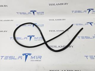 Уплотнитель панорамной крыши Tesla Model S 1 поколение [рестайлинг] 2017, 1034262-00