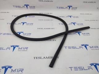 уплотнитель двери Tesla Model 3 1 поколение 2022, 1090493-00