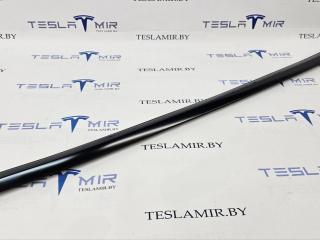 молдинг двери задней левой Tesla Model Y 1 поколение 2021, 1495720-00
