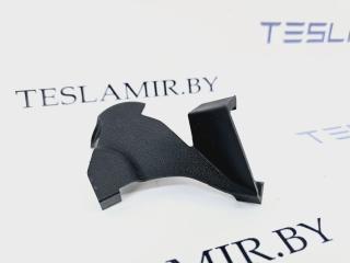 Накладка декоративная петли капота левая Tesla Model 3 1 поколение 2023, 1112071-00