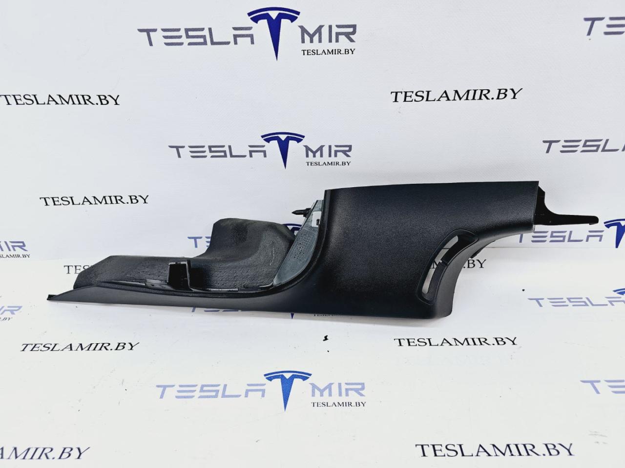 Накладка стойки С внутренняя левая верхняя Tesla Model 3 1 поколение 2023, 1086281-00, 1086281-88 - фото №1