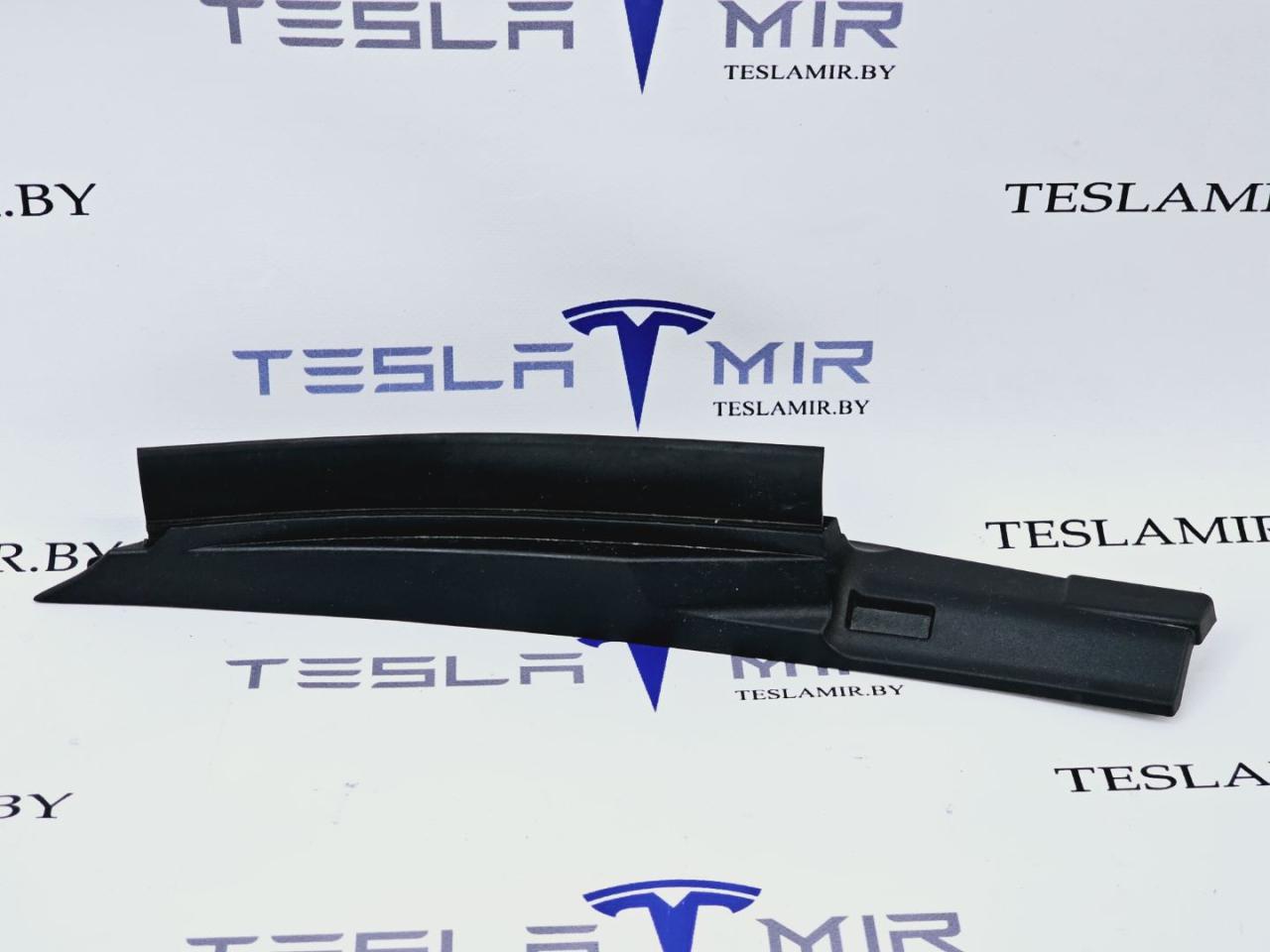 уплотнитель подкапотного пространства Tesla Model 3 1 поколение 2023, 1504934-00, 1504936-00 - фото №1