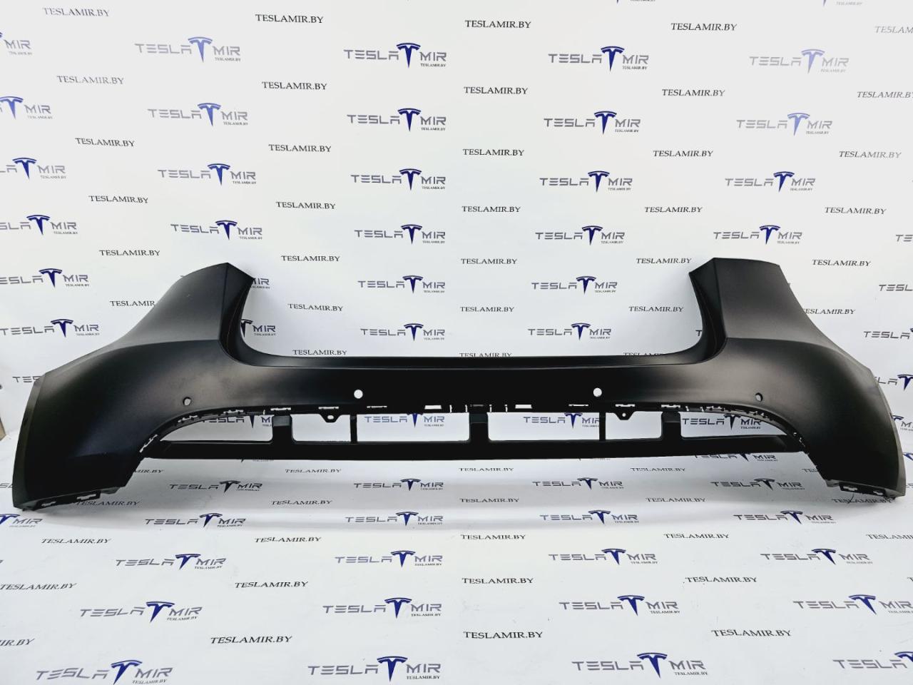бампер задний Tesla Model Y 1 поколение 2021, 1493735-S1, 1494005-00, 1540120-00, 1493735-S0 - фото №1