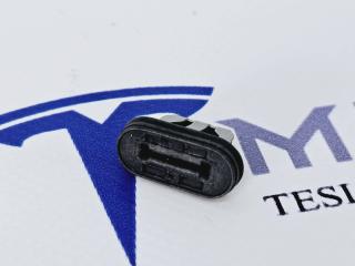 Клипса крепления накладки порога Tesla Model 3 1 поколение 2020, 1110167-00