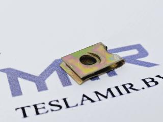 Клипса-скоба крепления подкрылка Tesla Model S 1 поколение [рестайлинг] 2017, 1006518-00